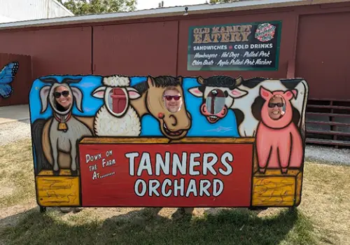 Photo Ops at Tanners Orchard!