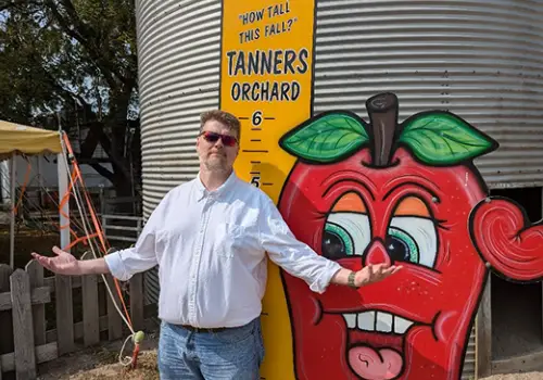 Photo Ops at Tanners Orchard!